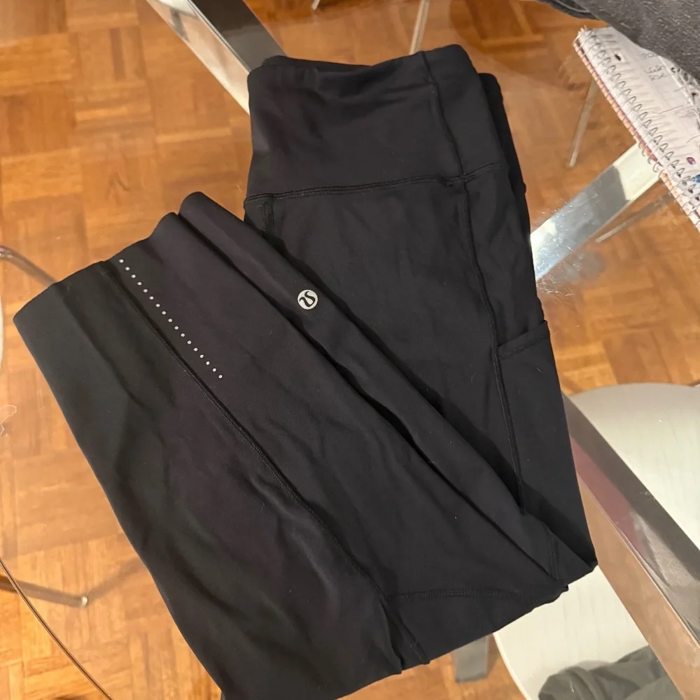 Lululemon Black Cropped Leggings with Pockets Size 10 - Picture 1 of 12